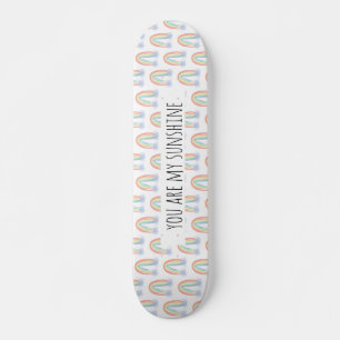 Skateboard Eres mi arcoiris pintado con una acuarela brillant