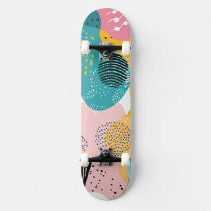 Skateboard Esbozos y garabatos sobre formas coloridas