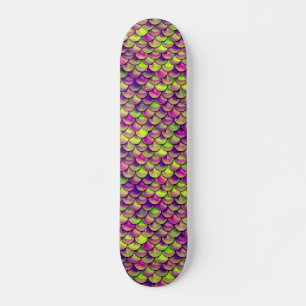 Skateboard Escalas moradas y verdes
