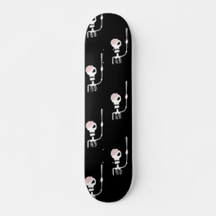 Skateboard esqueleto de Halloween con una espada