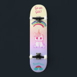 Skateboard Esquina de arco iris de Unicorn<br><div class="desc">Unicornio en skateboard con subtítulos personalizados Unicorn skateboard Personalizado CLIC en PERSONALIZAR LA OPCIÓN PLANTILLA E INTRODUCIR EL NOMBRE. también puede personalizado otro título. Patinaje Guay diseñado con colores vivos y para el fondo y un funky unicornio montando una patineta. Este Skateboard es un gran regalo para un amante del...</div>