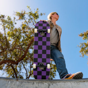 Skateboard Estampado de cuadros negros y morados