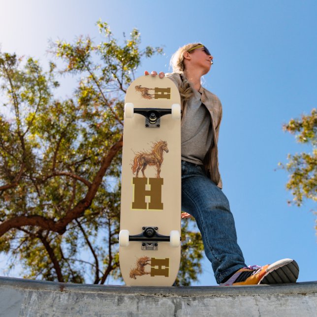 Skateboard Estampida de Espíritu Salvaje – Arte de Caballos M (Exterior 1)