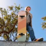 Skateboard Estética de rayas de pasteles retro vintage<br><div class="desc">Trae vibraciones suaves a tu paseo con esta cubierta de skateboard de inspiración retro con audaces rayas diagonales en melocotón, coral, mostaza y verde salado. Perfecto para patinadores que adoran las paletas de color vintage, los tonos cálidos y el diseño minimalista. Ideal para adolescentes, estudiantes universitarios y almas nostálgicas que...</div>