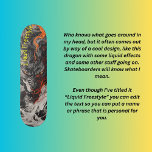 Skateboard Estilo libre líquido<br><div class="desc">Este diseño de dragón muy fresco ha sido creado en blanco y negro con iluminación y efectos líquidos para hacerlo pop. Se pusieron las palabras "Estilo libre líquido" para que pudieras ver cuánto texto puedes escribir sin interferir con el diseño real. Las palabras se pueden editar para personalizarlas como se...</div>