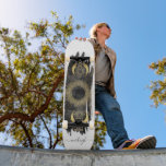 Skateboard Estrellas de luna de sol celestial personalizadas<br><div class="desc">Un Relieve metalizado celestial etéreo de oro falso sol,  luna y estrellas sobre una pincelada de tinta negra sobre fondo blanco,  personalizado con tu nombre en un estilo de escritura a la moda. Único de un tipo.</div>