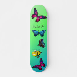 Skateboard Feliz abejorro con hermosas mariposas