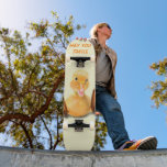 Skateboard feliz del pato amarillo - Sonríe - Tu t<br><div class="desc">Gracioso Pato Amarillo Jugador Wink Happy Smile Personalizado Dibujo y texto - Elegir / Añadir su texto único / fuente / color - Hacer su regalo especial - Redimensionar y mover o eliminar y agregar elementos / imágenes con la herramienta de personalización ! - Dibujo y diseño por MIGNED. También...</div>