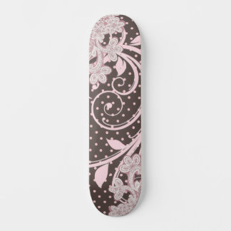 Skateboard Filigrana floral rosa sobre remolinos de lunares