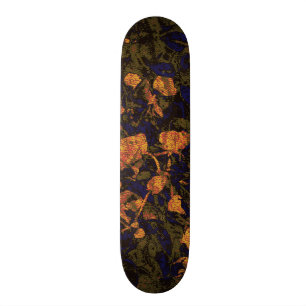 Skateboard Flor anaranjada contra modelo del camuflaje de la