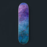 Skateboard Flor Lotus elegante y turquesa<br><div class="desc">Relieve metalizado de flores de color turquesa,  azul acuático y verde. Este patrón floral es simbólico del budismo espiritual.</div>