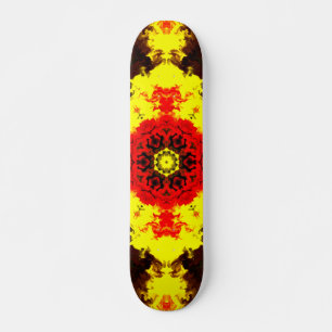 Skateboard Flor psicodélica caleidoscópica amarillo y rojo