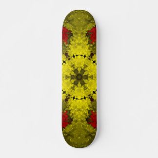 Skateboard Flor psicodélica caleidoscópica roja y amarilla