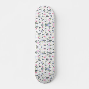 Skateboard flor y mariposa rosa y azul elegantes