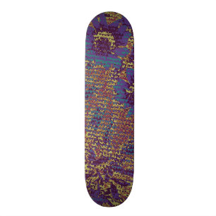 Skateboard Flores azules contra modelo del camuflaje de la