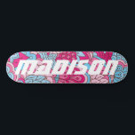 Skateboard Flores azules rosadas modernas nombre personalizad<br><div class="desc">Moderno Skateboard de nombres personalizados con flor giratoria rosada azul con un nombre personalizado en una tipografía moderna con un fondo de hojas audaces y coloridas y flores de color rosa y azul. Personalice editando el texto en el cuadro de texto proporcionado. Dé un regalo hecho por el personalizado, patineta...</div>