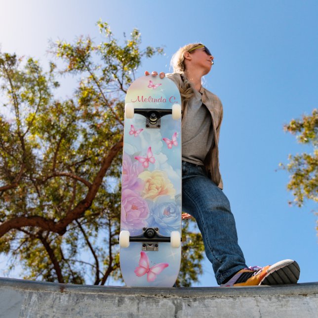 Skateboard Flores de Pastel y Mariposas Rosadas Nubes de Arco (Exterior 1)
