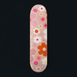 Skateboard Flores retro Peach Rubor Naranja rosa Floral<br><div class="desc">Flores retro coloridas: arte floral - tonos cálidos   fondo melocotón y flores blancas,  rosas,  naranjas y amarillas.</div>