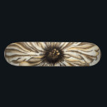 Skateboard Flowerhead Fresco en Tan fondo<br><div class="desc">La mayoría de este fresco se compone de una gran cabeza de flores. La pieza,  que descansa sobre un fondo bronceado,  tiene un ambiente muy rústico. ¡Esto haría una agradable adición a cualquier casa!</div>