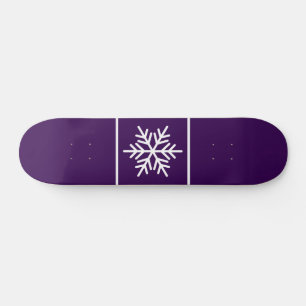 Skateboard Fondo morado profundo de rayas nórdicas de copo de
