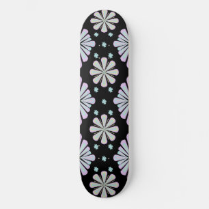Skateboard Formas Florales de Pastel sobre Fondo Negro