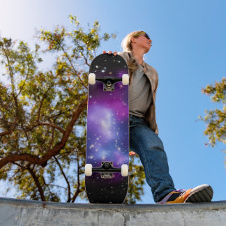 Skateboard Foto de espacio celeste negro y púrpura