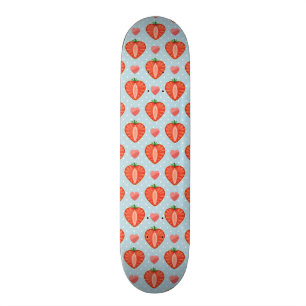 Skateboard Fresas del corazón con los lunares y los corazones
