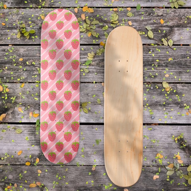 Skateboard Fresas y estampado de rayas (Subido por el creador)