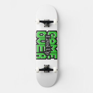 Skateboard Game Over, Level Up: Mundo de Juego Retro Pixelado