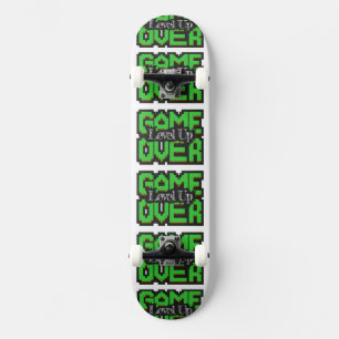 Skateboard Game Over: Revive Juegos Clásicos & Sube de Nivel