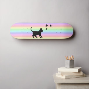 Skateboard Gato negro y mariposa en el arcoiris