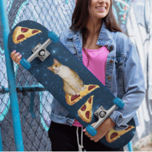 SKATEBOARD GATO Y PIZZA EN PATINETES ESPACIALES PATINETE
