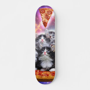 Skateboard Gatos Illuminatis y pizza