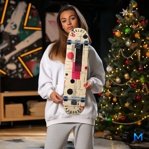 Skateboard Geométrico Abstracto con Acentos Rojos y Negros