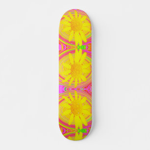 Skateboard Girasol Amarillo en un Remolino Psicodélico