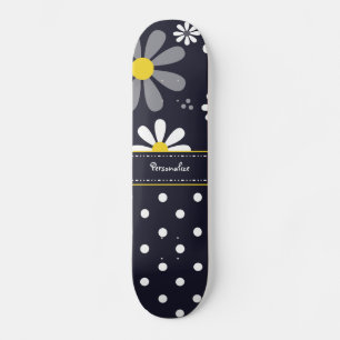 Skateboard Girly Mod Daisies y puntos de Polka con nombre