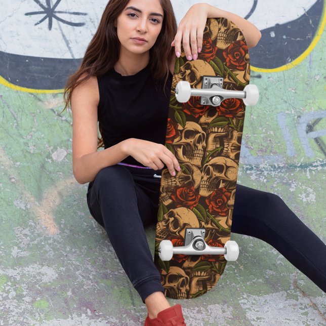 Skateboard Gótico Skull y Rosas Patrón de graffiti (Subido por el creador)