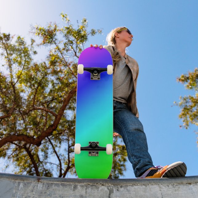 Skateboard Gradiente diagonal arcoiris azul a verde (Exterior 1)