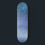 Skateboard Gradiente Ombre del triple Purpurina azul de la Ma<br><div class="desc">Este elegante, glamuroso y de moda es perfecto para una chica moderna y elegante. Tiene un purpurina azul marino fino impreso en azul perenne en un gradiente azul pastel oscuro. Es moderno, bonito, niñita, única y fresca. ***NOTA DE DISEÑO IMPORTANTE: Para cualquier solicitud de diseño personalizado, como solicitudes de productos...</div>