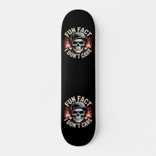 Skateboard Gráfica de estilo streetwear con llamas y calavera