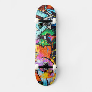 Skateboard Grafiti colorido   Arte callejero