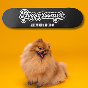 Skateboard Groomer de perro negro y blanco negrita mínimo