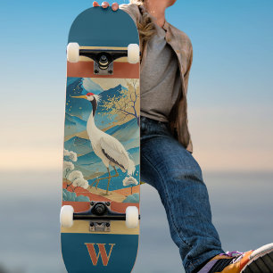 Skateboard Grulla ave con montañas y árboles de otoño Japones
