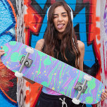 Skateboard Guay Colorful Liquid Art Fun<br><div class="desc">Este diseño moderno presenta un diseño moderno y moderno,  moderno y fresco,  con un patrón de arte líquido abstracto.</div>