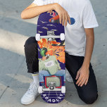 Skateboard Guay Surreal Funny Personalizado único nombre pers<br><div class="desc">El patinador Guay Surreal Funny Unique Personalizado Personalized Name Skateboard incluye tu nombre personalizado en la tipografía moderna en un divertido collage de autos, aviones, patos, flores, pájaros y una persona. Personalice editando el texto en el cuadro de texto proporcionado. Dé un regalo hecho por el personalizado, patineta personalizada a...</div>