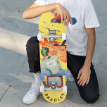Skateboard Guay Surreal Funny Personalizado único nombre pers<br><div class="desc">El patinador Guay Surreal Funny Unique Personalizado Personalized Name Skateboard incluye tu nombre personalizado en la tipografía moderna en un divertido collage de autos, aviones, patos, flores, pájaros y una persona. Personalice editando el texto en el cuadro de texto proporcionado. Dé un regalo hecho por el personalizado, patineta personalizada a...</div>
