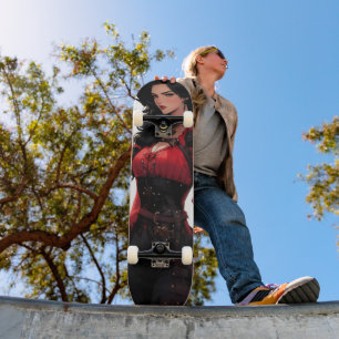 Skateboard Hermosa fantasía de una mujer animosa