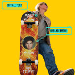 Skateboard Ignorar la llama<br><div class="desc">Esta es una especie de patineta porque está diseñada por usted usando nuestra plantilla "Ignite la llama". Reemplace la llama por su propia cara y añada su nombre y otro texto.</div>