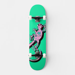 Skateboard Ilustración Colorida de Gecko Lagarto Mínimo Ado