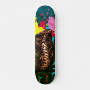 Skateboard Ilustración de arte de goteo de King Cobra vibrant